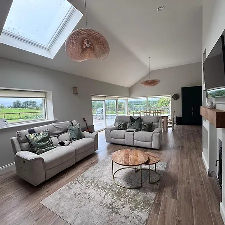 Moate View House * Ballymore Eustace